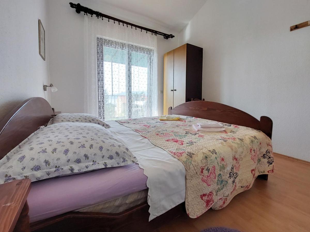 Apartments Vilim Pinezici  Exterior photo