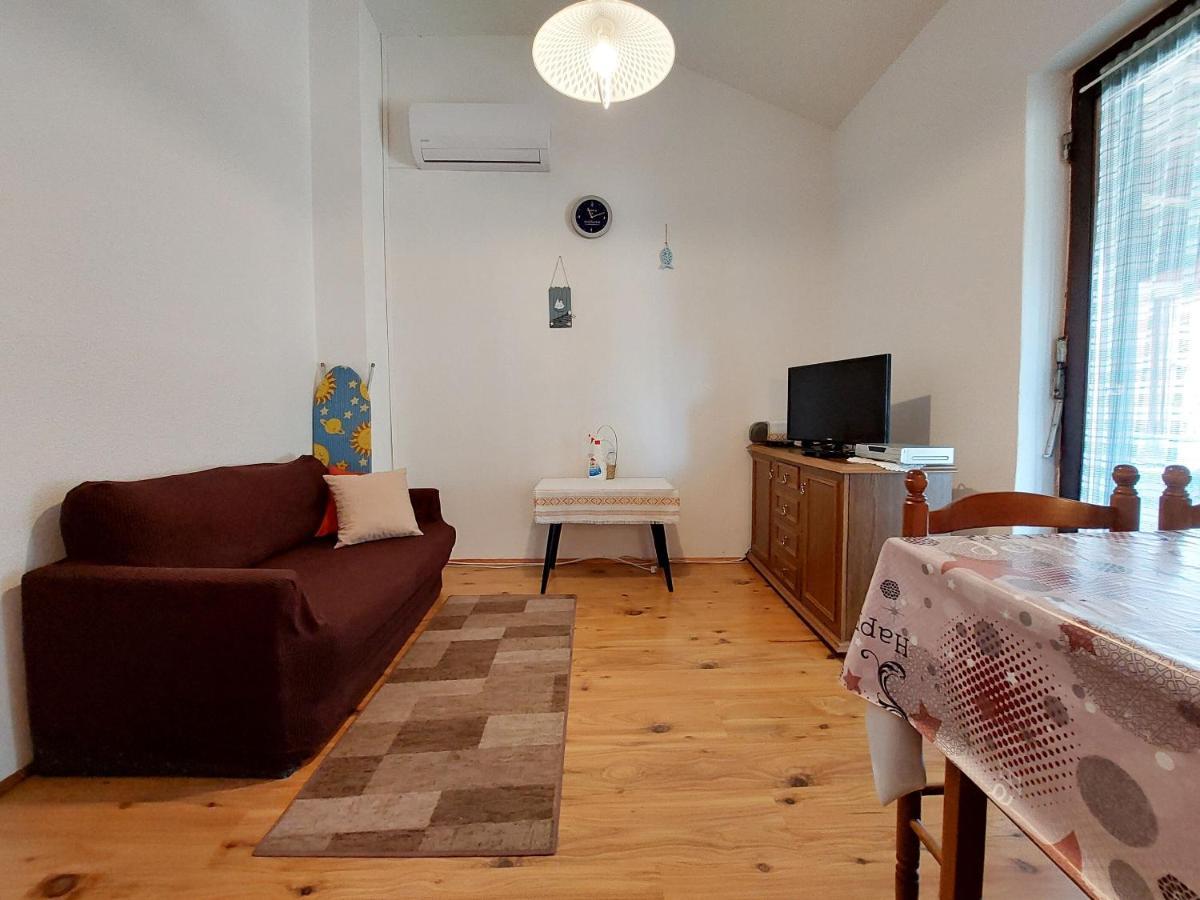 Apartments Vilim Pinezici  Exterior photo